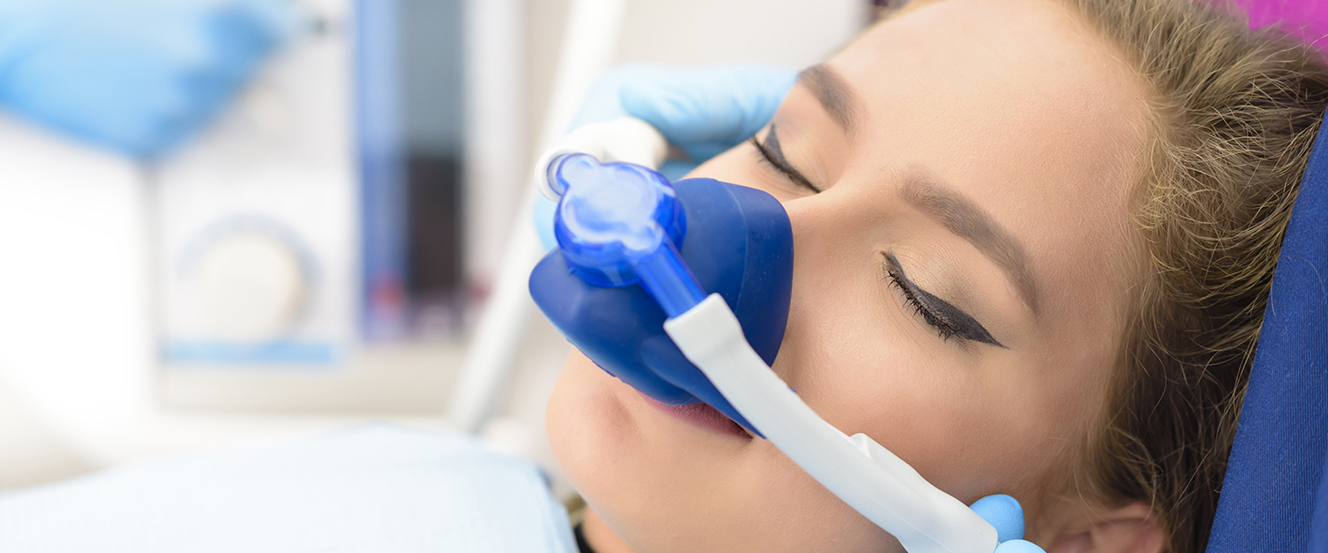 Lachgasbehandlung bei Angstpatienten | Zahnarzt Dr. K-H Königshofer -Mund-, Kiefer- und Gesichtschirurgie